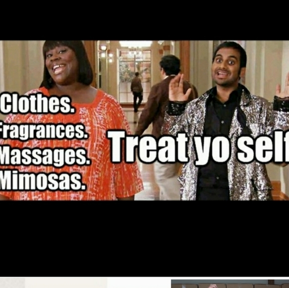 Weekend Suzanne Betro Bell Sleeve Pearl Detail Sweatshirt - Picture 7 of 8